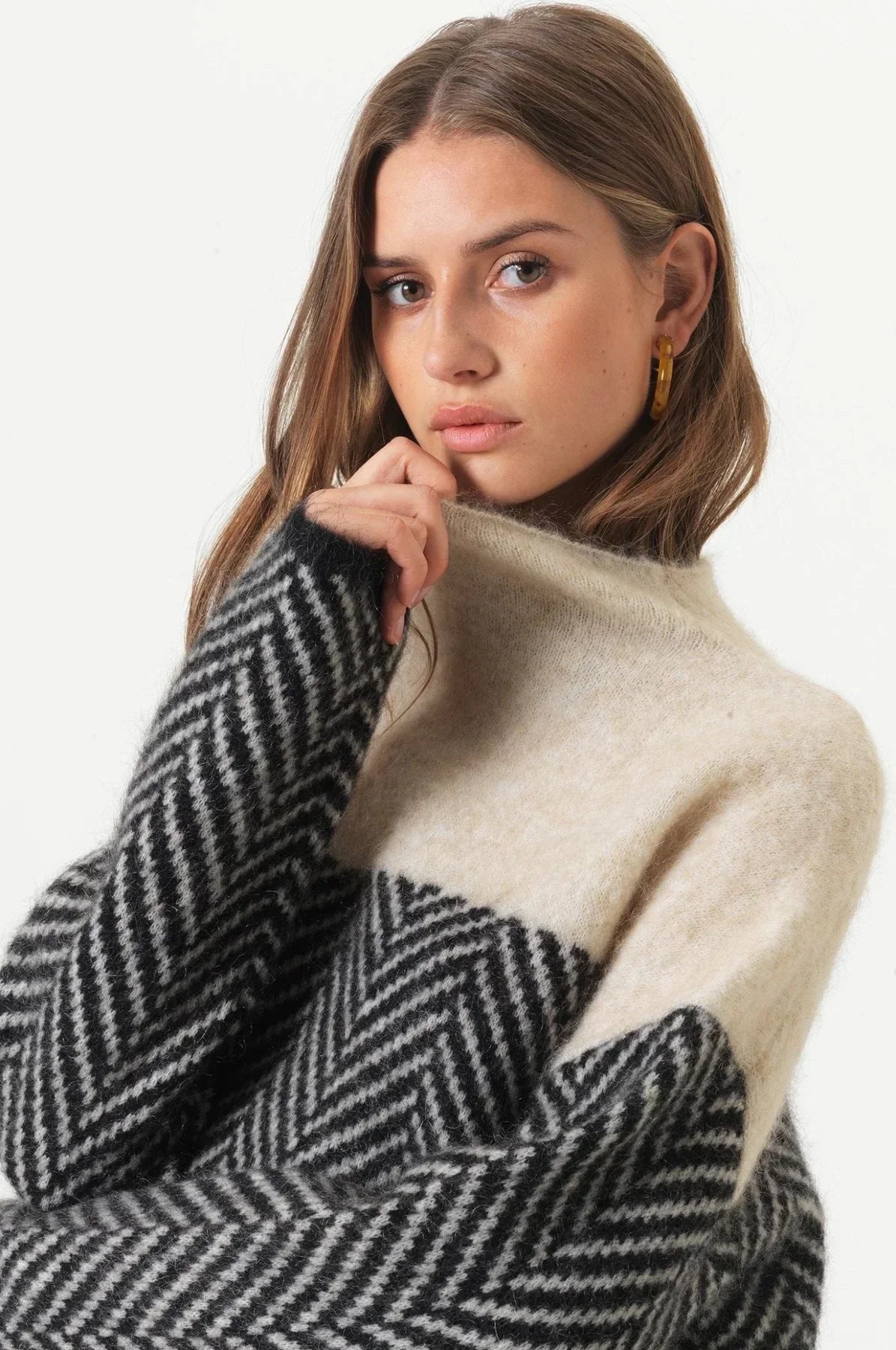 Lourdes | Suave jersey de cuello alto